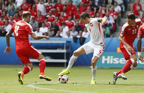 สวิตเซอร์แลนด์ 1-1(4-5) โปแลนด์