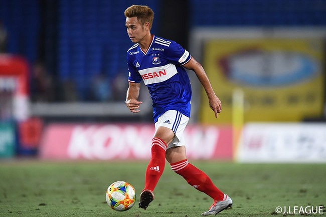 ธีราทร เปิดซิง ซัดสุดสวย โยโกฮาม่า ไล่ตบ กัมบะ 3-1